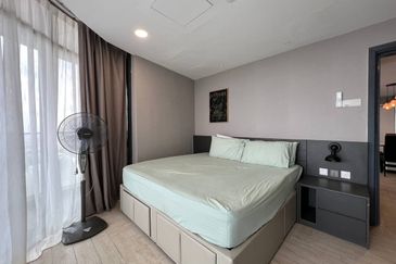 Crown Tower @ Empire City