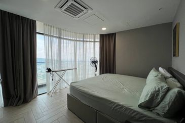 Crown Tower @ Empire City