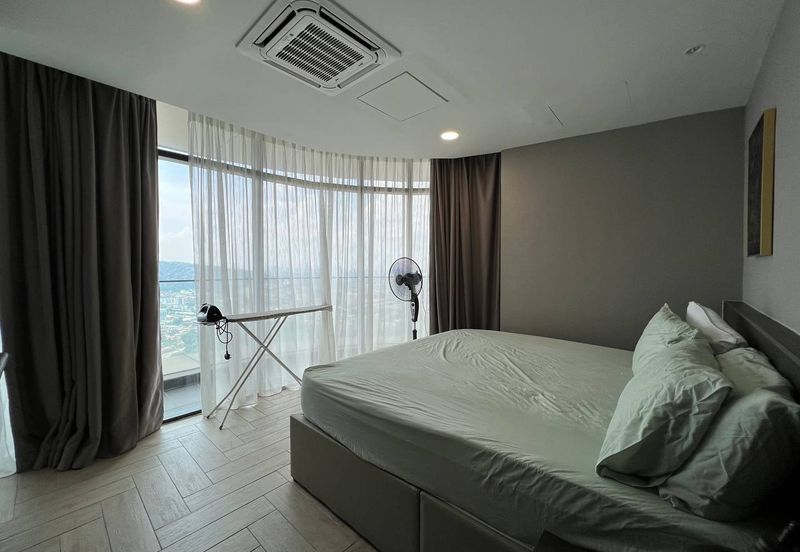 Crown Tower @ Empire City