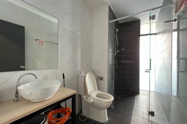 Crown Tower @ Empire City