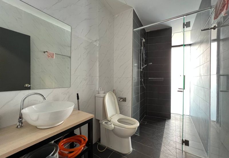 Crown Tower @ Empire City