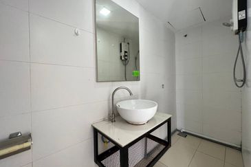 Colonial @ Empire city