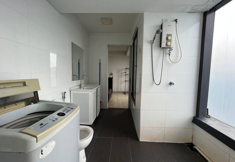 Halo Sunday @ Empire City