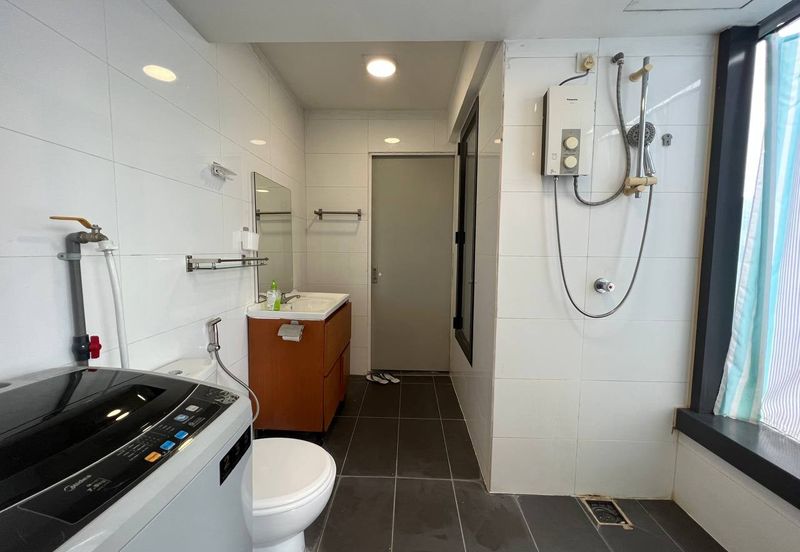 Halo Sunday @ Empire City