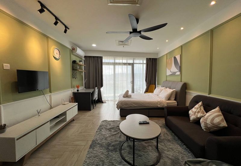 Crown Tower @ Empire City