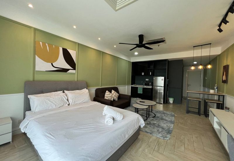 Crown Tower @ Empire City