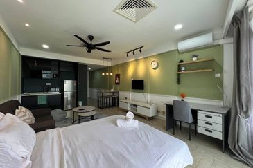 Crown Tower @ Empire City