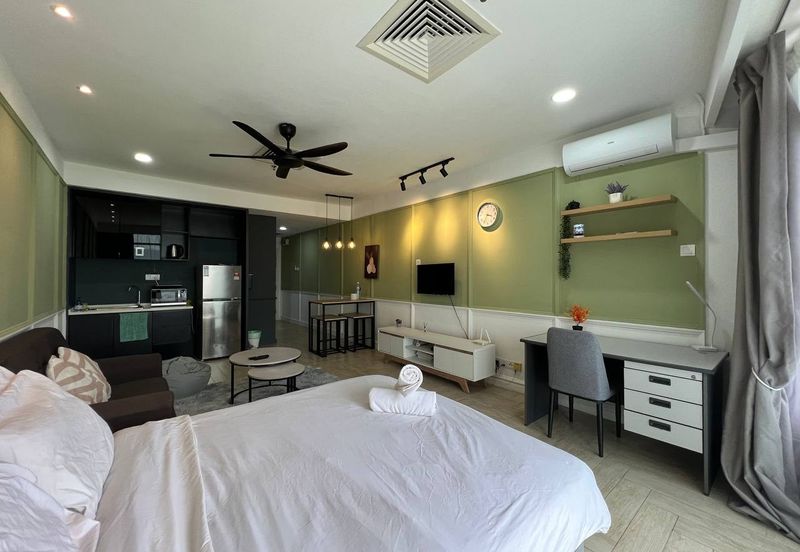 Crown Tower @ Empire City