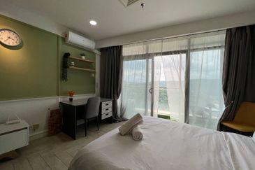 Crown Tower @ Empire City