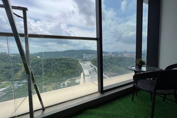 Crown Tower @ Empire City