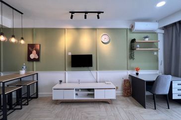 Crown Tower @ Empire City