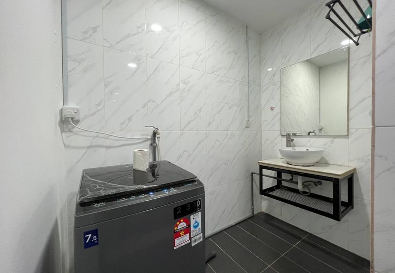 Crown Tower @ Empire City