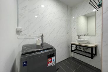 Crown Tower @ Empire City