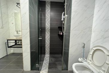 Crown Tower @ Empire City