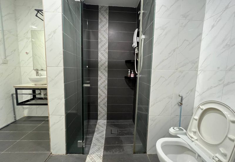 Crown Tower @ Empire City