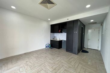 Crown Tower @ Empire City