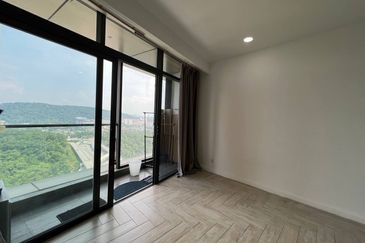 Crown Tower @ Empire City