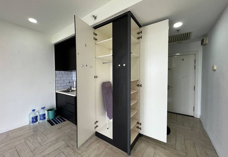 Crown Tower @ Empire City