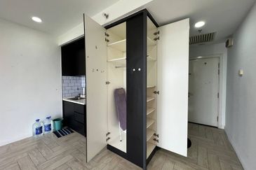 Crown Tower @ Empire City