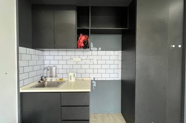 Crown Tower @ Empire City