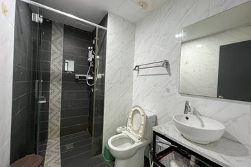 Crown Tower @ Empire City