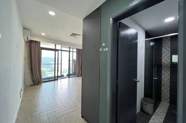 Crown Tower @ Empire City