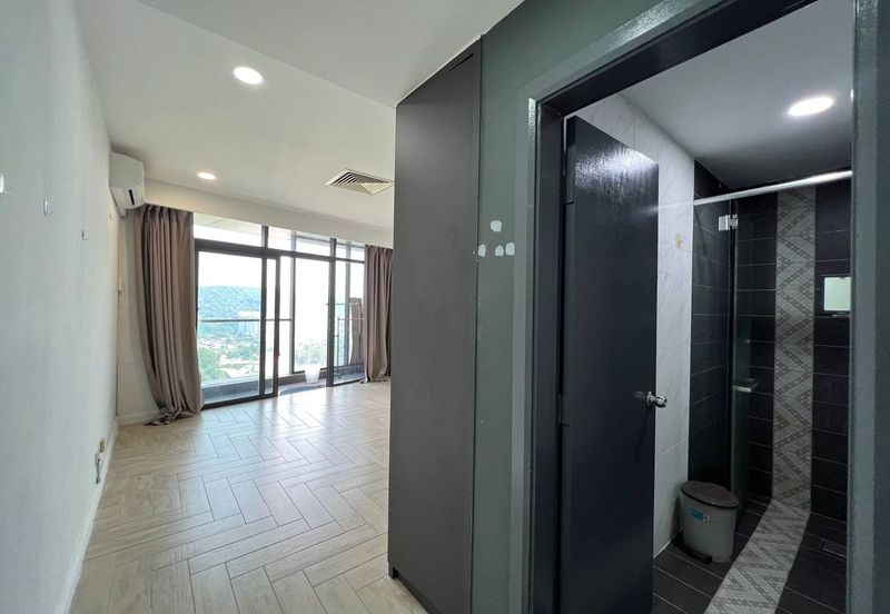 Crown Tower @ Empire City