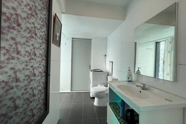 Halo Sunday @ Empire City