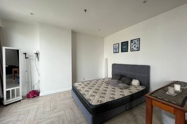 Crown Tower @ Empire City