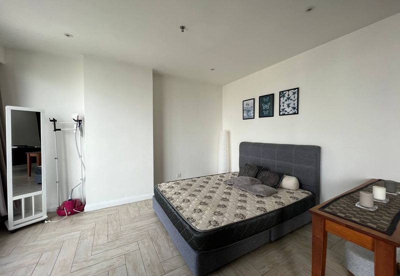 Crown Tower @ Empire City