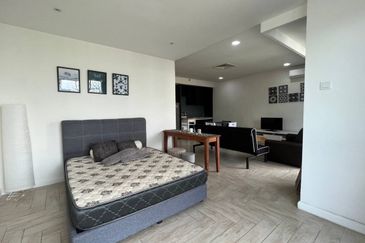 Crown Tower @ Empire City