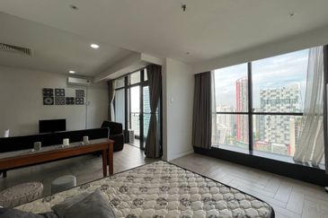 Crown Tower @ Empire City