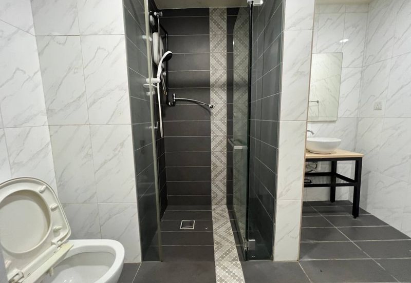 Crown Tower @ Empire City