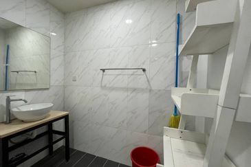 Crown Tower @ Empire City