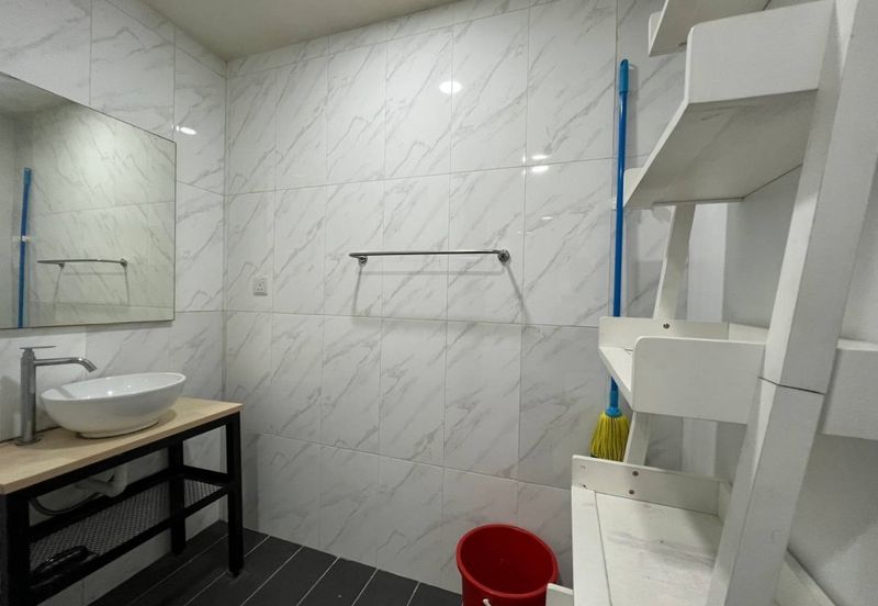 Crown Tower @ Empire City