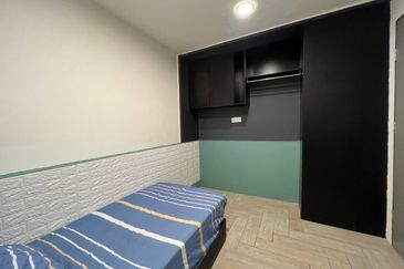 Crown Tower @ Empire City