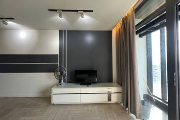 Crown Tower @ Empire City