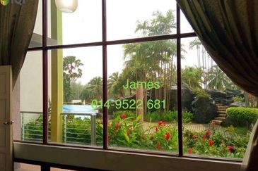 Golden Coast Condominium