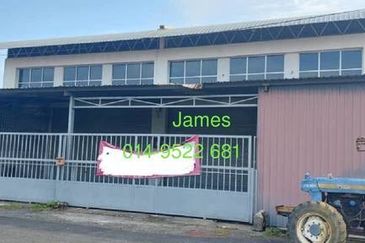 1.5 Storey Warehouse Fully Covered Malim Jaya near Merdeka Permai Bachang