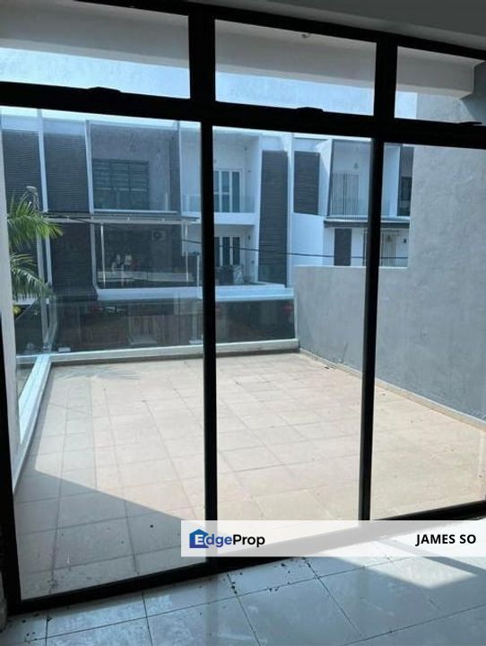 2.5 Storey Terrace Permatang Pasir near Padang Temu Alai Ujong Pasir Semabok, Melaka, Melaka Tengah