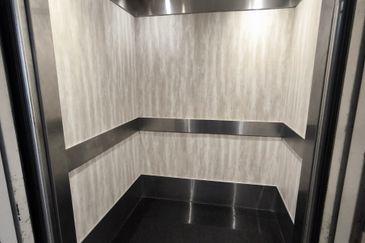 Straits Court Condominium Pasir Emas