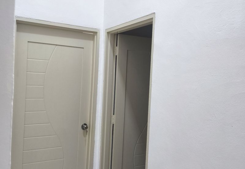 Straits Court Condominium Pasir Emas