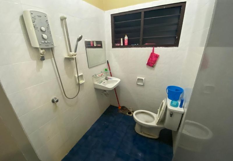 PANGSAPURI GOLDEN SHOWER(KONDOMINIUM RUBY)