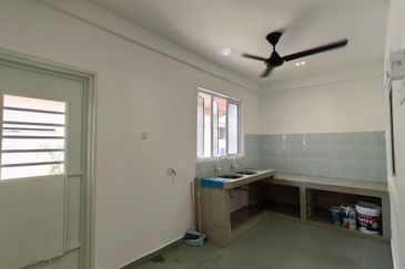 Jalan Bukit Senjuang