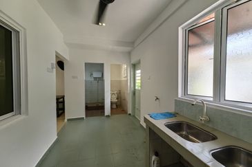 Jalan Bukit Senjuang