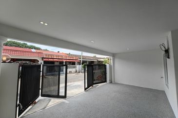 Jalan Bukit Senjuang