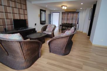 CONDOMINIUM GOLDEN COAST (PANTAI MAS)