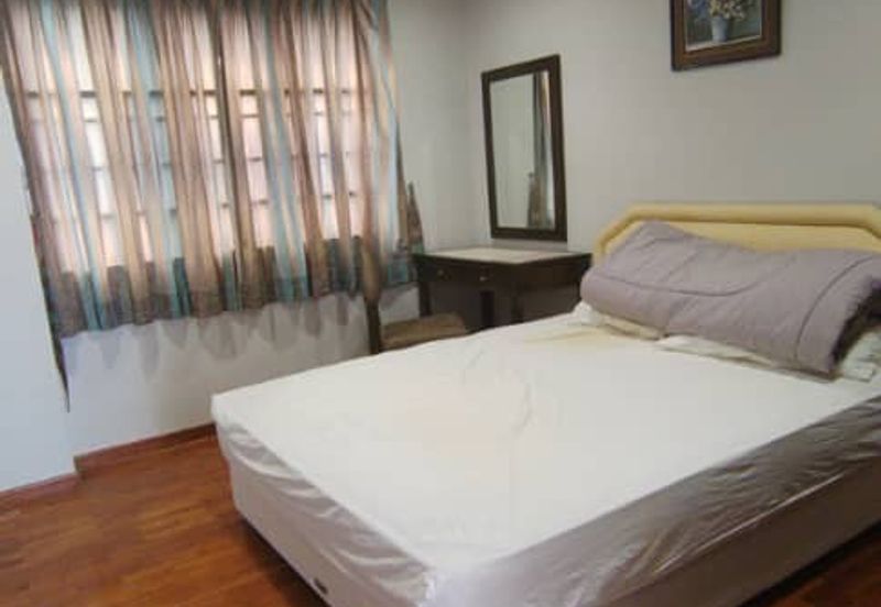 CONDOMINIUM GOLDEN COAST (PANTAI MAS)