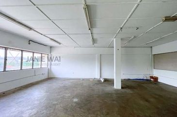 Warehouse Factory Seri Kembangan 1.5 Storey Light Industry Serdang