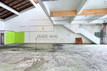 Warehouse Factory Seri Kembangan 1.5 Storey Light Industry Serdang